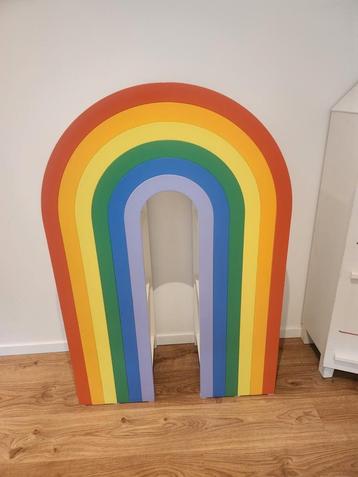 regenboog kast 120x80x32,5 beschikbaar voor biedingen