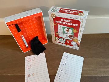 Alfabet schrijf kaarten beschikbaar voor biedingen