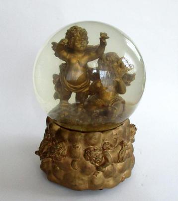 Vintage Sneeuwbal muziekspeeldoos met twee angeltjes. beschikbaar voor biedingen