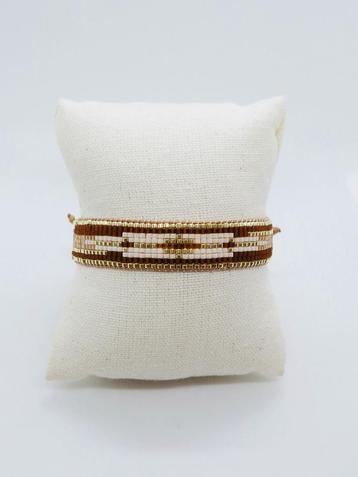 Handgemaakte  armband  beschikbaar voor biedingen