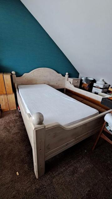 Bed Grenenhout 180200 /+ 1 Auping spiraal gratis beschikbaar voor biedingen
