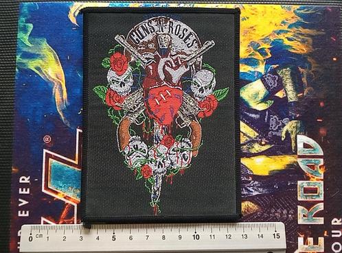 GUNS N' ROSES zeer zeldzame 1991 Heart patch 11 zilver print, Verzamelen, Muziek, Artiesten en Beroemdheden, Nieuw, Kleding, Verzenden