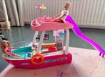 Barbie Droomboot - Speelset met barbie meubels en glijbaan, Kinderen en Baby's, Speelgoed | Poppen, Ophalen of Verzenden, Zo goed als nieuw