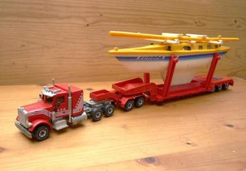 Siku 4014 Peterbilt 359 dieplader + zeilboot 1/55. beschikbaar voor biedingen