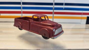 TootsyToy Ford F6 Stake Truck Dark Red Made in USA - 1949 beschikbaar voor biedingen