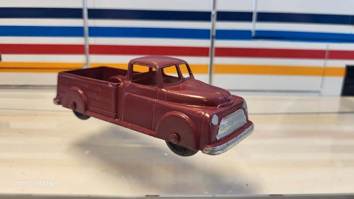 TootsyToy Ford F6 Stake Truck Dark Red Made in USA - 1949, Hobby en Vrije tijd, Modelauto's | Overige schalen, Zo goed als nieuw