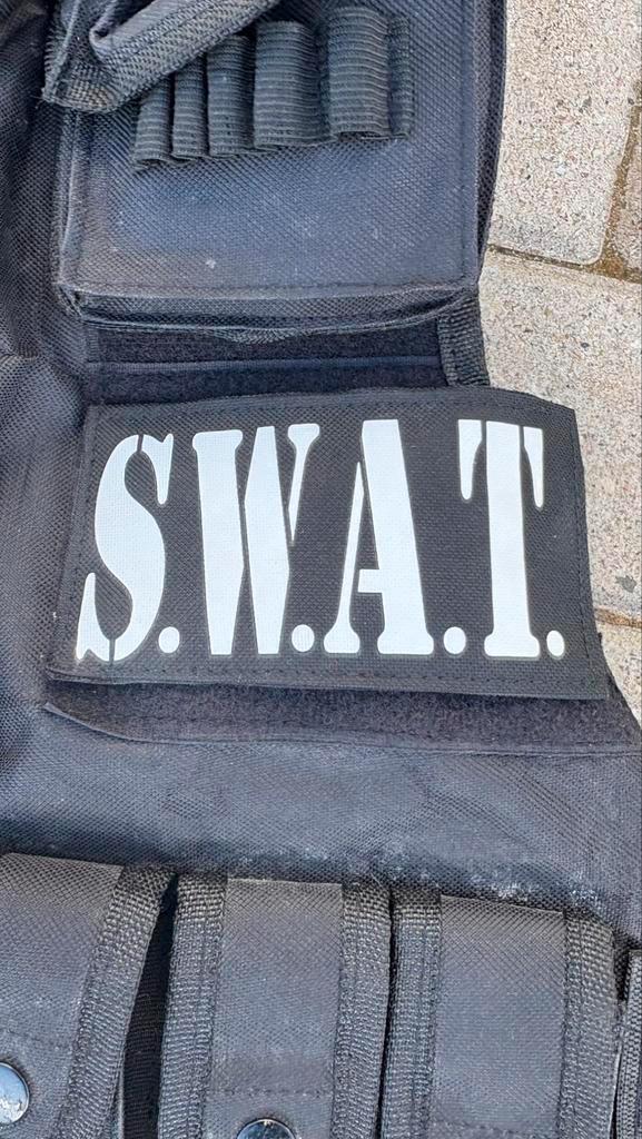 S W A T bescherm vest, Hobby en Vrije tijd, Feestartikelen, Gebruikt, Overige typen, Overige, Ophalen of Verzenden