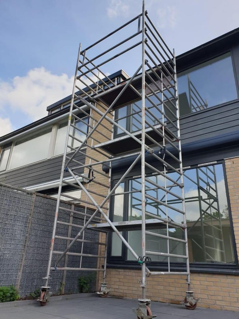 Layher Rolsteiger te huur - Elke werkhoogte mogelijk!, Ophalen of Verzenden, Rolsteiger of Kamersteiger, 5 meter of hoger