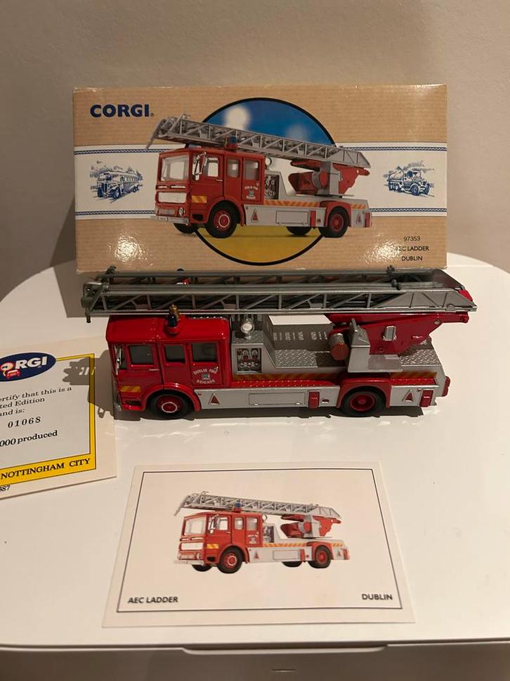 Corgi Brandweerauto AEC Ladder Dublin 97353, Hobby en Vrije tijd, Modelauto's | 1:43, Zo goed als nieuw, Auto, Corgi, Ophalen of Verzenden