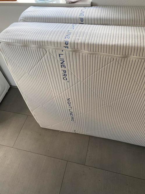 2 traagschuim matrassen 90x200, Huis en Inrichting, Slaapkamer | Matrassen en Bedbodems, Gebruikt, Matras, 90 cm, 200 cm, Eenpersoons