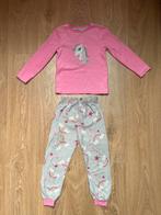 Primark Unicorn Rainbow eenhoorn regenboog pyjama 122, Kinderen en Baby's, Ophalen of Verzenden, Gebruikt, Meisje, Nacht- of Onderkleding