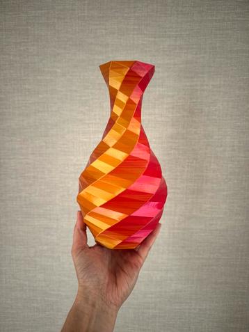 3D vaasje 25 cm hoog via Lobke NIEUW beschikbaar voor biedingen
