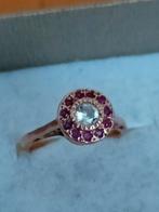 Antieke gouden ring met witte steen en 11 robijnen, Ophalen of Verzenden, Goud, Ring, Met edelsteen