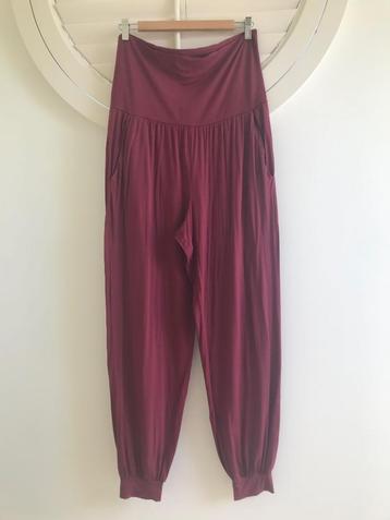 Hanro, yoga broek bordeaux L beschikbaar voor biedingen