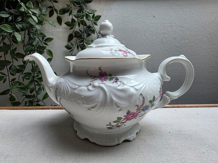 Theepot roosje tak mooi reliëf, Antiek en Kunst, Antiek | Servies los, Ophalen of Verzenden