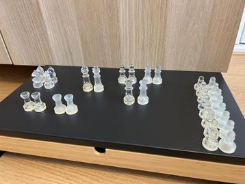 Transparante Glazen Schaakstukken - Unieke Decoratieve Set beschikbaar voor biedingen