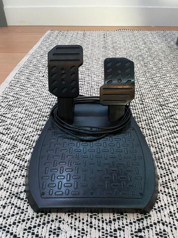 Thrustmaster 2-pedalen set beschikbaar voor biedingen