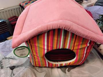 Kattenhuis stoffen of voor kleine hondjes beschikbaar voor biedingen