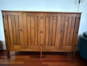 Massief eiken houten kast – uitstekende staat beschikbaar voor biedingen