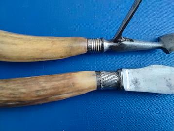 Antieke vleesmes met hertshoorn en zilver bekroning. beschikbaar voor biedingen