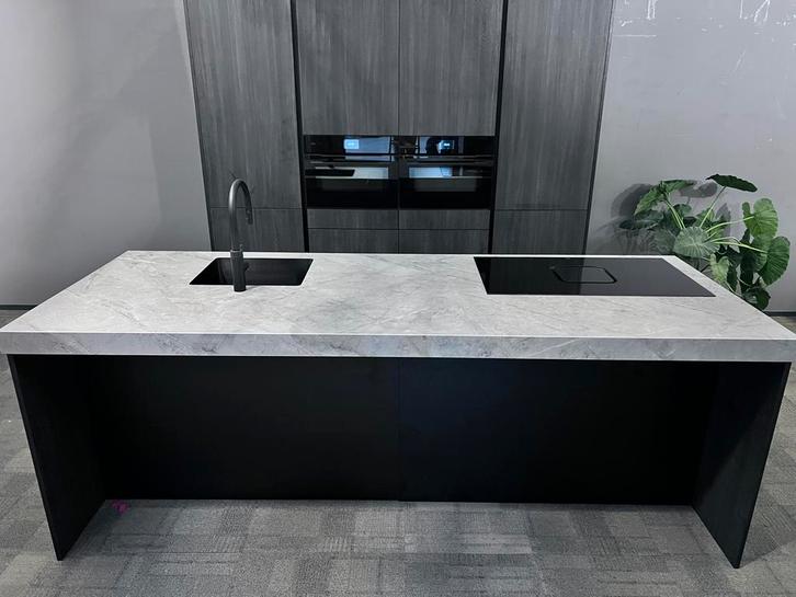 Nieuwe luxe merk keuken met eiland met Dektron werkblad., Huis en Inrichting, Keuken | Complete keukens, Nieuw, Overige typen