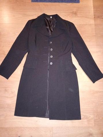 Mooie lange zwarte blazer mt M  beschikbaar voor biedingen