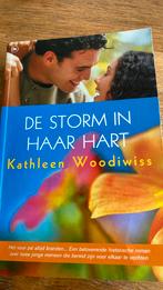 STORM IN HAAR HART     Kathleen woodiwiss, Boeken, Romans, Ophalen of Verzenden, Zo goed als nieuw, Nederland