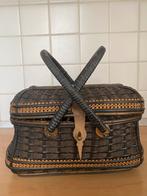 Spoormandje Klederdracht Westfries Perronmandje, Antiek en Kunst, Ophalen of Verzenden