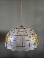 Vintage capiz schelpen en messing hanglamp met bloemmotief, Ophalen, Gebruikt, Vintage, Glas