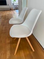 Twee witte desgin kuipstoelen, Huis en Inrichting, Gebruikt, Twee, Wit, Ophalen