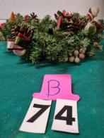 krans met dennenappels [b74], Diversen, Kerst, Ophalen of Verzenden