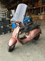 Vespa Sprint Opaco Rosé Gold Pink 45km, Fietsen en Brommers, Scooters | Vespa, Ophalen, Maximaal 45 km/u, Zo goed als nieuw, Benzine