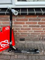 Zwarte stuntvstep van nijdam, Ophalen of Verzenden, Zo goed als nieuw, Elektrische step (E-scooter)