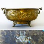 Dinant bloempot met griffioenen en mythologische figuren, Antiek en Kunst, Ophalen of Verzenden