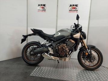 Honda CB 650 R E-Clutch (bj 2024) beschikbaar voor biedingen