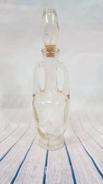 Vintage karaf van glas, mooie geel groene gloed. 30 cm. 7A4, Ophalen of Verzenden