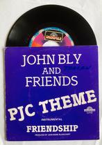 Vinyl single John Bly & Friends - PJC Theme, Pop, Ophalen of Verzenden, 7 inch, Zo goed als nieuw