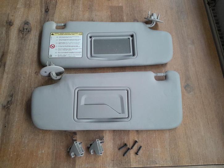ZONNEKLEP - SET - Links + Rechts - CHEVROLET SPARK, Auto diversen, Overige Auto diversen, Verzenden