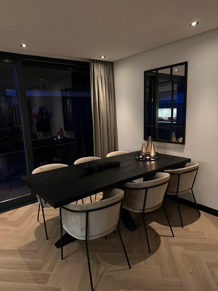 4x eetkamerstoelen | zwart staal/beige velours stof, Huis en Inrichting, Stoelen, Zo goed als nieuw, Vier, Stof, Zwart, Ophalen