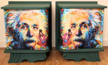 2 Groene nachtkastjes “Einstein”, pop art, eclectisch beschikbaar voor biedingen