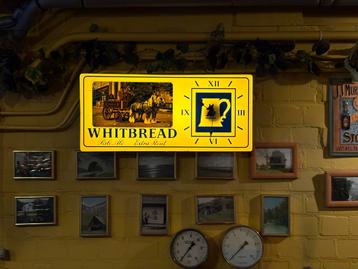 Bar/cafe klok  met Verlichting - Whitbread beschikbaar voor biedingen