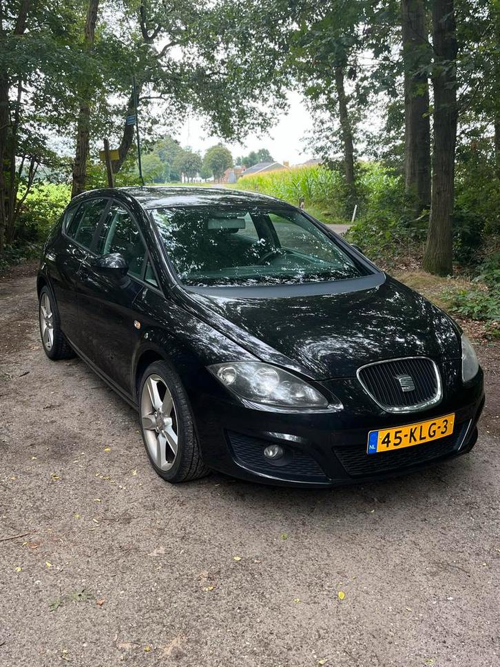 Seat Leon 1.6 75KW 2010 Zwart, Auto's, Seat, Particulier, Leon, Benzine, D, Hatchback, Handgeschakeld, Origineel Nederlands, Zwart