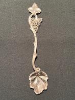 Vintage lepeltje druiventros., Antiek en Kunst, Ophalen of Verzenden