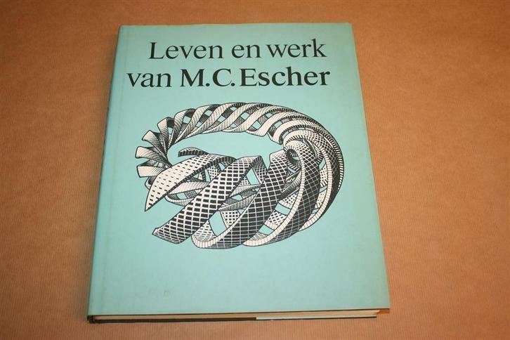 Leven en werk van M.C. Escher - Volledige catalogus, Boeken, Kunst en Cultuur | Beeldend, Zo goed als nieuw, Schilder- en Tekenkunst