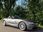BMW Z4 3.0 I Roadster 2003 Silber Grau in mooie staat!, Achterwielaandrijving, 74 €/maand, Cabriolet, Handgeschakeld