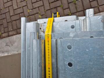 Stalen vloer delen / profielen beschikbaar voor biedingen