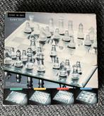 Glazen Schaakspel en 3 spellen extra, Hobby en Vrije tijd, Gezelschapsspellen | Bordspellen, Ophalen, Zo goed als nieuw