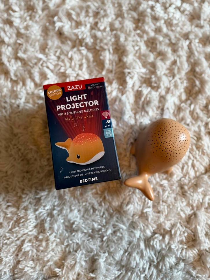Zazu Light Projector color edition camel Wally the Wale, Kinderen en Baby's, Kinderkamer | Inrichting en Decoratie, Zo goed als nieuw