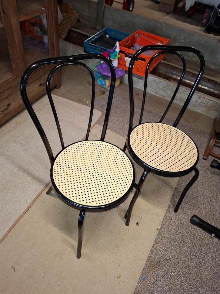 2 Bistro Stoeltjes - Nette Staat!, Huis en Inrichting, Stoelen, Zo goed als nieuw, Twee, Metaal, Riet of Rotan, Zwart, Ophalen