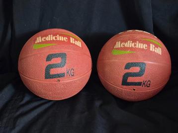 2 x Medicine ball medicijnbal van 2 kg per stuk beschikbaar voor biedingen